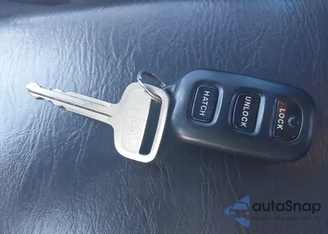 2004 Toyota Matrix Xr z USA, uszkodzony, nr VIN 2T1LR38EX4C305991